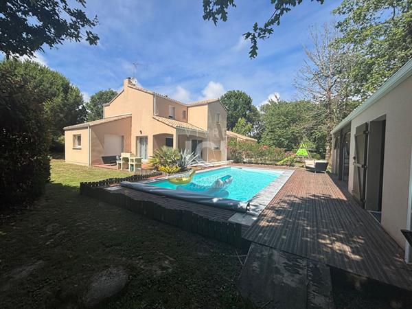 Maison Pornic Avec Piscine 7 Pièces 171 M²