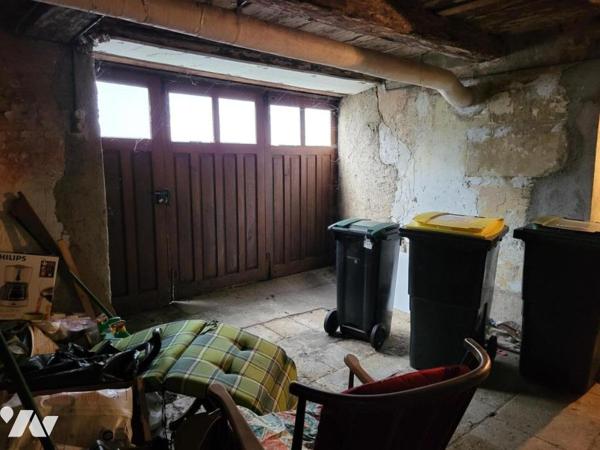 HERIMONCOURT Centre Maison de caractère six pièces à rénover