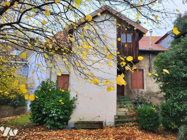 HERIMONCOURT Centre Maison de caractère six pièces à rénover