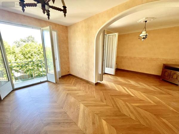 Appartement à vendre à Saint-Chély-d'Apcher en Lozère (48200), ref : 48032-174