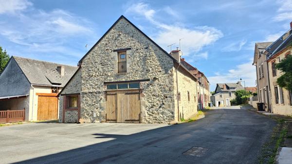 DUN LE PALESTEL SUPERBE GRANGE RENOVEE AVEC GOUT A USAGE D'HABITATION ET DE GARAGE