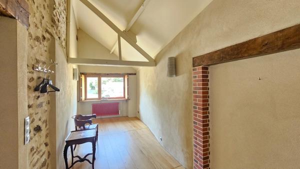 DUN LE PALESTEL SUPERBE GRANGE RENOVEE AVEC GOUT A USAGE D'HABITATION ET DE GARAGE