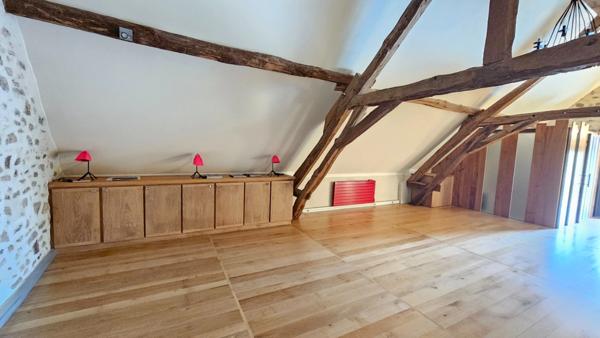 DUN LE PALESTEL SUPERBE GRANGE RENOVEE AVEC GOUT A USAGE D'HABITATION ET DE GARAGE