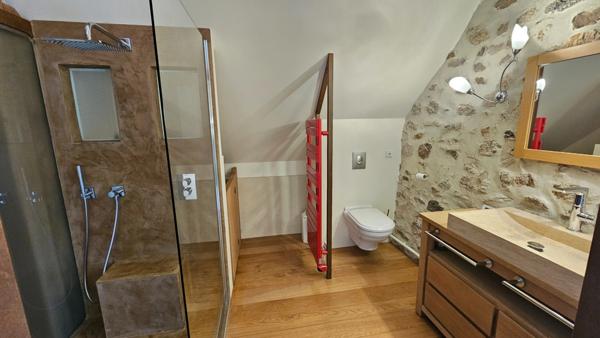 DUN LE PALESTEL SUPERBE GRANGE RENOVEE AVEC GOUT A USAGE D'HABITATION ET DE GARAGE