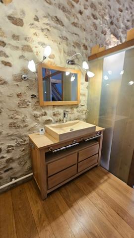 DUN LE PALESTEL SUPERBE GRANGE RENOVEE AVEC GOUT A USAGE D'HABITATION ET DE GARAGE