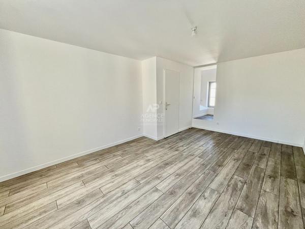 Maison Courdimanche 6 pièce(s) 160 m2 €363 000 ** - Référence 2234