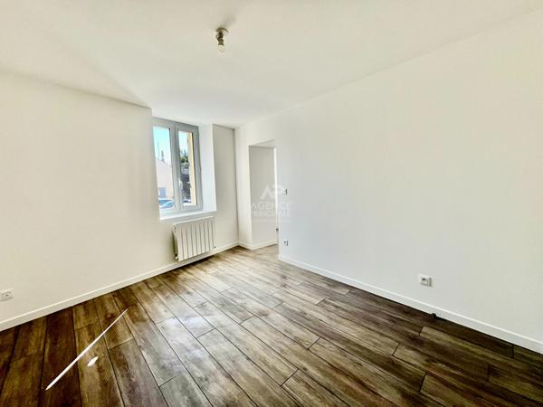 Maison Courdimanche 6 pièce(s) 160 m2 €363 000 ** - Référence 2234