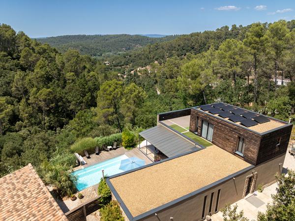 A VENDRE EN EXCLUSIVITÉ A VENDRE À VIDAUBAN - VILLA CONTEMPORAINE AVEC VUE PANORAMIQUE, PISCINE ET PRESTATIONS  DE QUALITÉ !