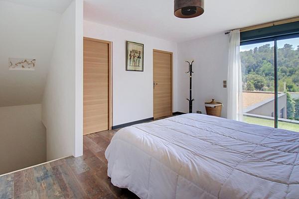 A VENDRE EN EXCLUSIVITÉ A VENDRE À VIDAUBAN - VILLA CONTEMPORAINE AVEC VUE PANORAMIQUE, PISCINE ET PRESTATIONS  DE QUALITÉ !