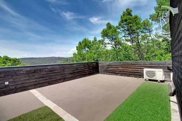 A VENDRE EN EXCLUSIVITÉ A VENDRE À VIDAUBAN - VILLA CONTEMPORAINE AVEC VUE PANORAMIQUE, PISCINE ET PRESTATIONS  DE QUALITÉ !