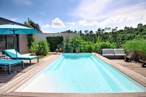 A VENDRE EN EXCLUSIVITÉ A VENDRE À VIDAUBAN - VILLA CONTEMPORAINE AVEC VUE PANORAMIQUE, PISCINE ET PRESTATIONS  DE QUALITÉ !