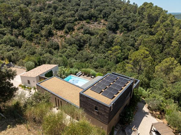 A VENDRE EN EXCLUSIVITÉ A VENDRE À VIDAUBAN - VILLA CONTEMPORAINE AVEC VUE PANORAMIQUE, PISCINE ET PRESTATIONS  DE QUALITÉ !