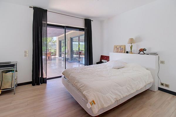 A VENDRE EN EXCLUSIVITÉ A VENDRE À VIDAUBAN - VILLA CONTEMPORAINE AVEC VUE PANORAMIQUE, PISCINE ET PRESTATIONS  DE QUALITÉ !