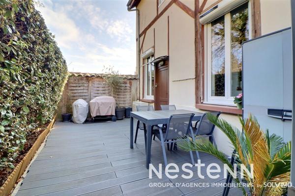 Coeur Village, Appartement duplex T4, 64.2m2, terrasse 17m2, et stationnement.
