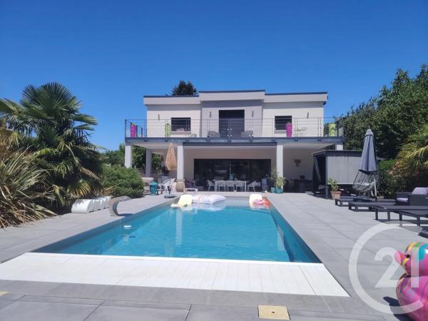 Maison à vendre  8 pièces - 288 m 2   HEYRIEUX  - 38