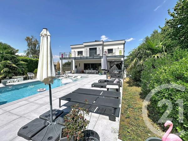 Maison à vendre  8 pièces - 288 m 2   HEYRIEUX  - 38