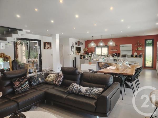 Maison à vendre  8 pièces - 288 m 2   HEYRIEUX  - 38