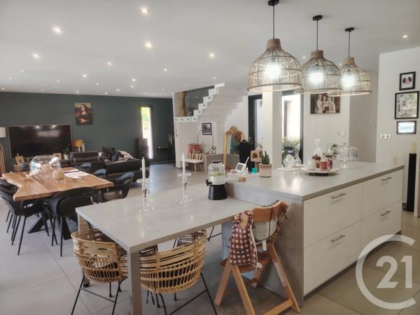 Maison à vendre  8 pièces - 288 m 2   HEYRIEUX  - 38