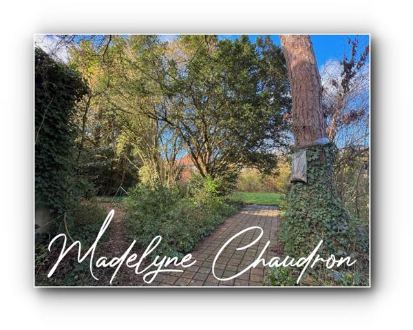 Belle demeure ancienne à rénover au cœur de Breuillet – grands volumes, 6 chambres et terrain de 920 m².