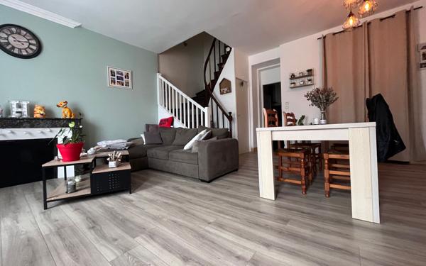 Maison à vendre    5 pièces •  Champdeniers-Saint-Denis