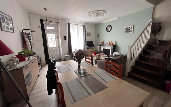 Maison à vendre    5 pièces •  Champdeniers-Saint-Denis