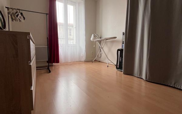 Maison à vendre    5 pièces •  Champdeniers-Saint-Denis