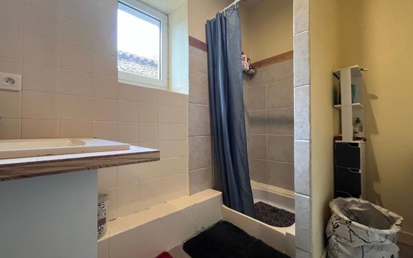 Maison à vendre    5 pièces •  Champdeniers-Saint-Denis