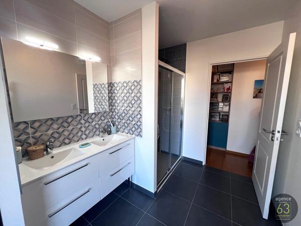 Superbe appartement T4 de 105 m2, 5ème et dernier étage, Terrasse de 100 m2, vue Panoramique, ascenseur, cave, garage double