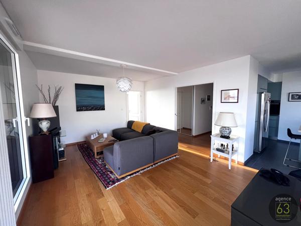 Superbe appartement T4 de 105 m2, 5ème et dernier étage, Terrasse de 100 m2, vue Panoramique, ascenseur, cave, garage double