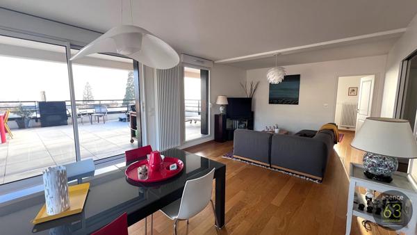 Superbe appartement T4 de 105 m2, 5ème et dernier étage, Terrasse de 100 m2, vue Panoramique, ascenseur, cave, garage double