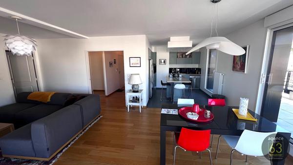 Superbe appartement T4 de 105 m2, 5ème et dernier étage, Terrasse de 100 m2, vue Panoramique, ascenseur, cave, garage double