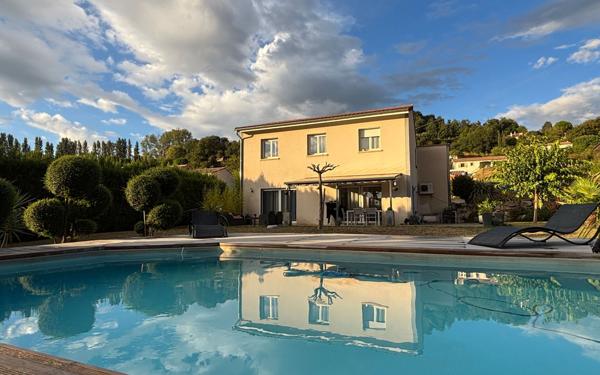 Maison à vendre    6 pièces •  Génissieux