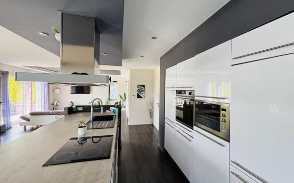 Maison à vendre    6 pièces •  Génissieux