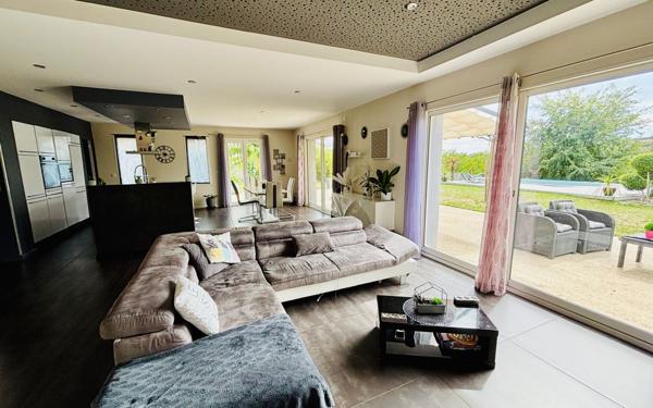 Maison à vendre    6 pièces •  Génissieux