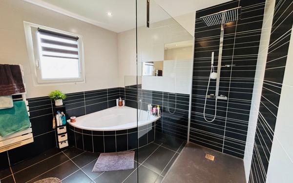 Maison à vendre    6 pièces •  Génissieux