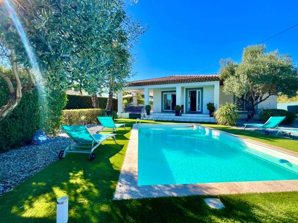 Maison contemporaine à vendre LE MUY (83)