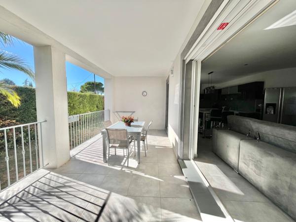 Maison contemporaine à vendre LE MUY (83)