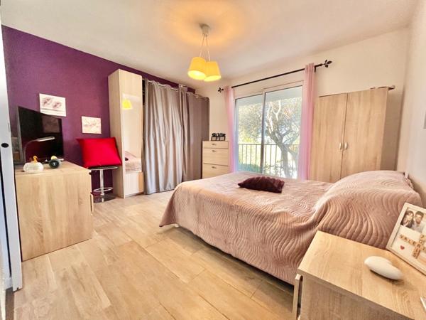 Maison contemporaine à vendre LE MUY (83)