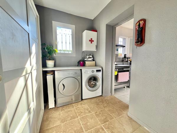 Maison contemporaine à vendre LE MUY (83)