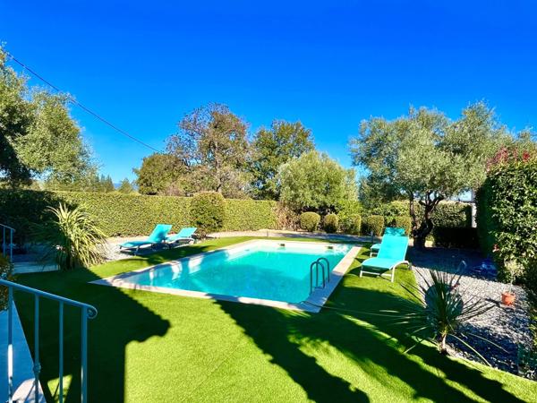 Maison contemporaine à vendre LE MUY (83)