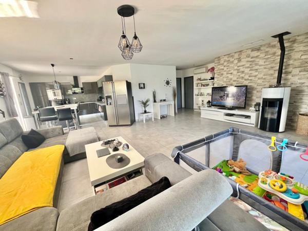 Maison contemporaine à vendre LE MUY (83)