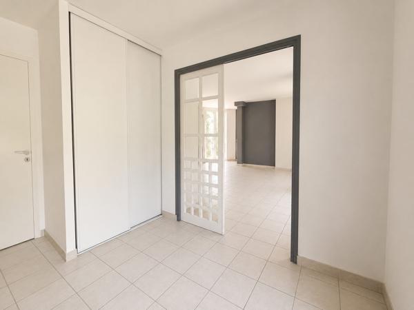 À VENDRE – Propriété en pierre au charme authentique