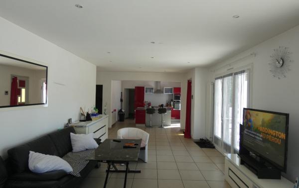 SAUJON – MAISON DE PLAIN PIED SUR UN TERRAIN CLOS D’ENVIRON 1.360 M²