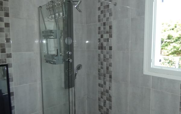 SAUJON – MAISON DE PLAIN PIED SUR UN TERRAIN CLOS D’ENVIRON 1.360 M²