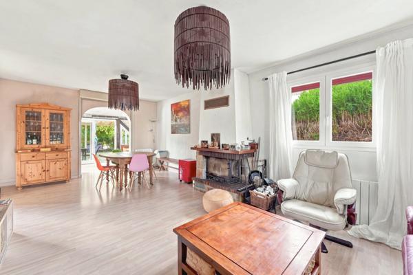 Maison à vendre 7 pièces SAINT GENIS POUILLY (01)