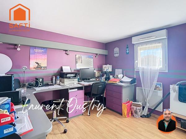 Maison familiale 6 chambres, lumineuse, résidence sécurisée.