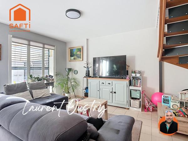 Maison familiale 6 chambres, lumineuse, résidence sécurisée.