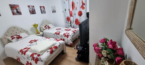 HAUT DE VILLA, cave, jardin et Stationnements