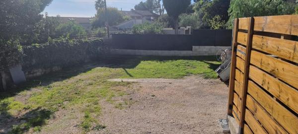 HAUT DE VILLA, cave, jardin et Stationnements