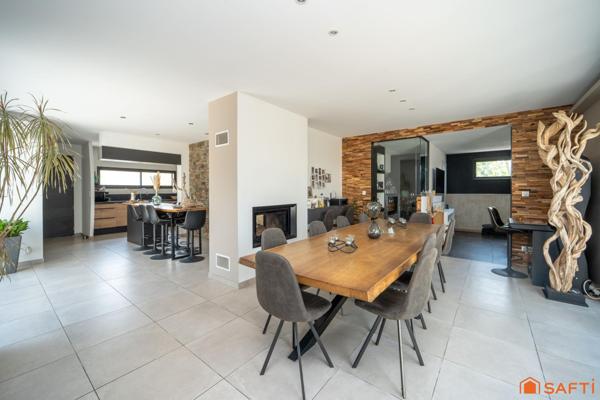 Maison contemporaine 165 m² avec piscine, spa et panneaux photovoltaïques